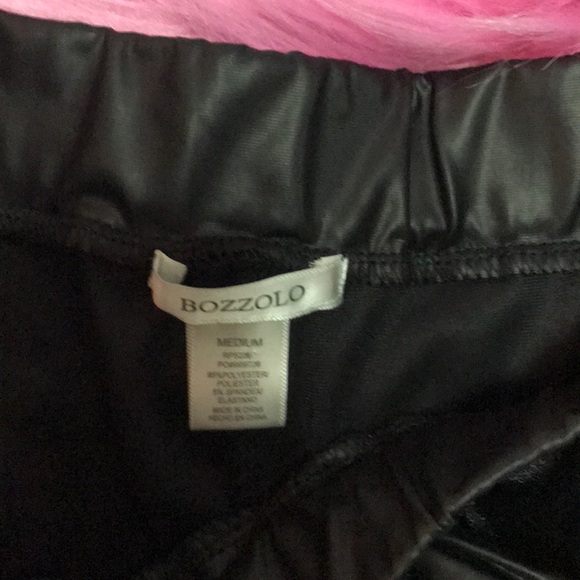 Velvety shorts - Picture 5 of 6